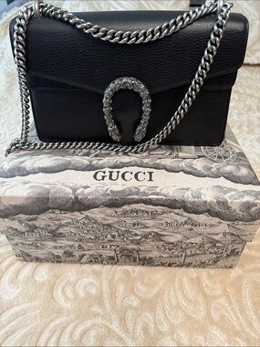 Gucci Black Leather Shoulder Bag with Silver-Tone Chain and Horseshoe Detail